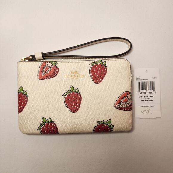 NWT Coach CBB81 Corner Zip Wristlet With Strawberry Print - Picture 1 of 5